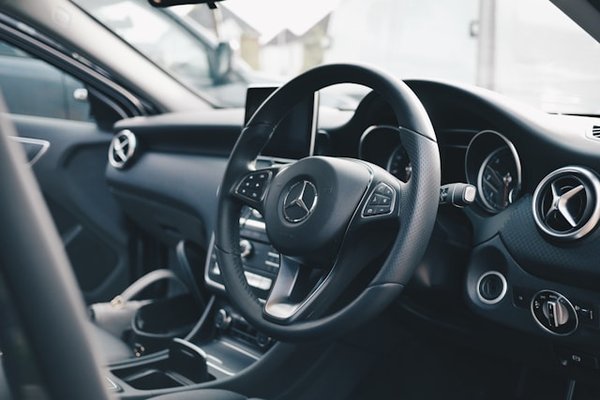 Comment nettoyer et entretenir les sièges en cuir d'une voiture ?