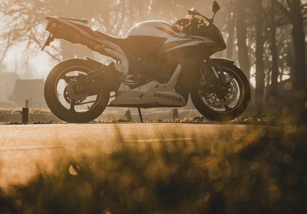 Comment optimiser l'utilisation d'une Honda CBR600RR en ville ?